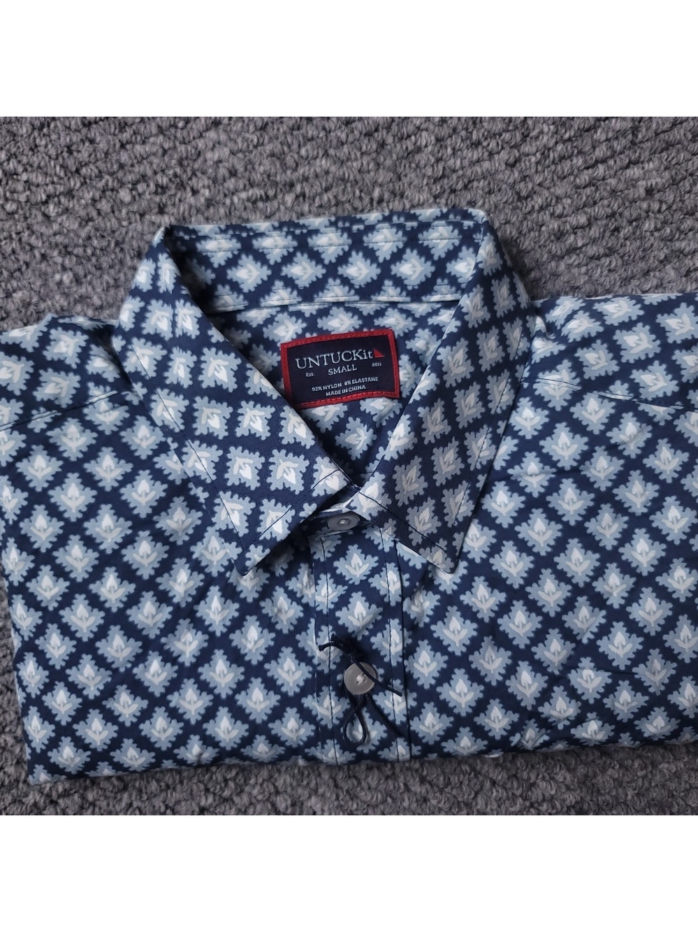 UNTUCKit Shirt Mens S Small Blue Floral Short Sleeve Button Nylon Elastane